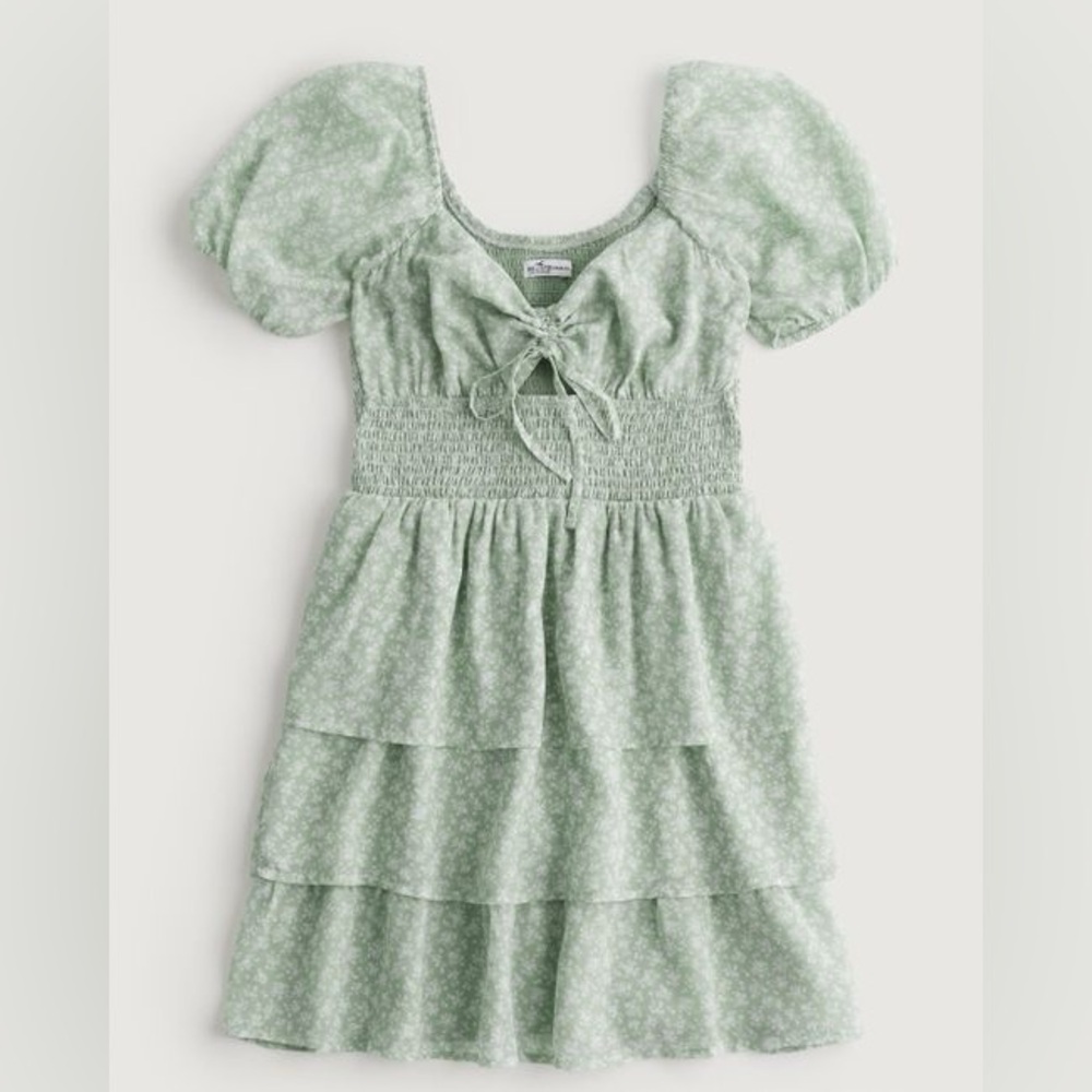 ✨ hollister chiffon tier floral dress ✨